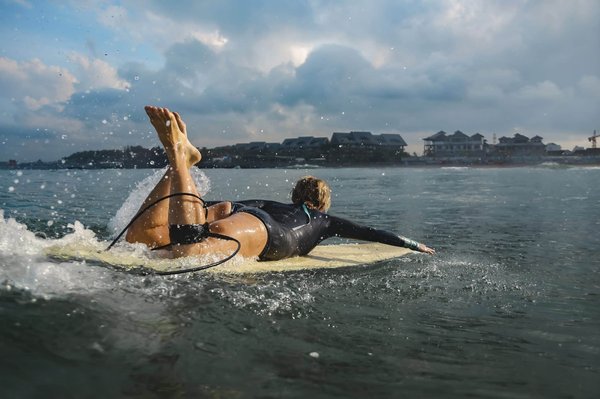 Le surf à Bali : quelles sont les plages idéales pour le Longboard ?